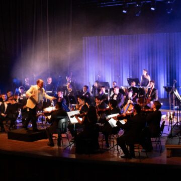 Nova orquestra brasileira estreia com salas lotadas em Florianópolis e Joinville