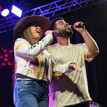 A dupla Julia e Mateus brilham no concurso Santa Catarina Canta e seguem para a próxima fase!