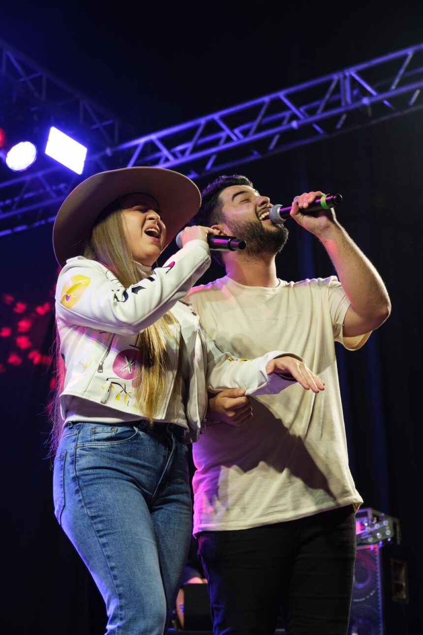 A dupla Julia e Mateus brilham no concurso Santa Catarina Canta e seguem para a próxima fase!