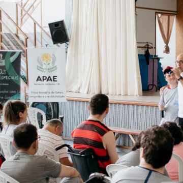 APAE de Balneário Camboriú lança quarta edição do livro Histórias Especiais