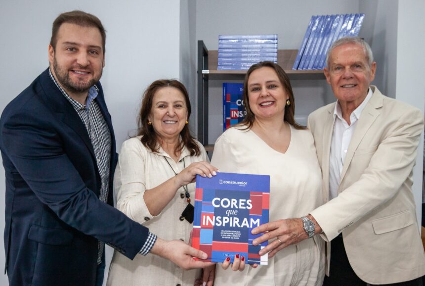 Trajetória de 40 anos da Construcolor é retratada em livro Trajetória de 40 anos da Construcolor é retratada em livro