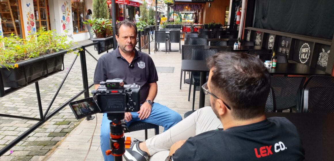 Documentário revela bastidores, protagonistas e empreendedorismo na Oktoberfest Blumenau