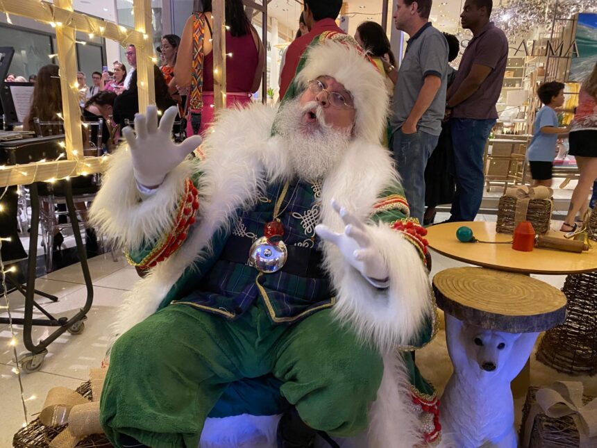 Papai Noel chegou na Praia Brava com a “Magia do Polo Norte”