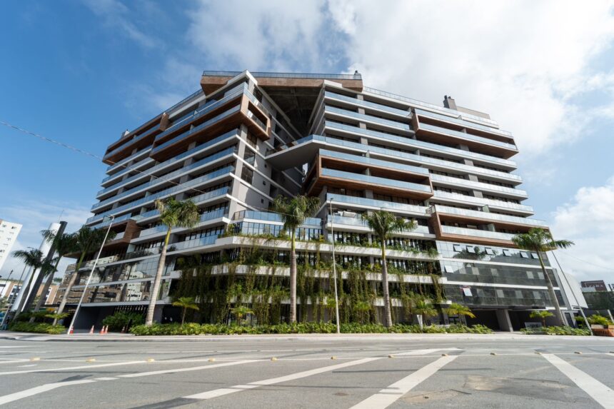 Estadias inteligentes da Xtay agora em empreendimento conectado ao Balneário Shopping