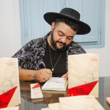 Professor e poeta, Ricardo Corrêa, lança livro neste sábado, 7, em Blumenau