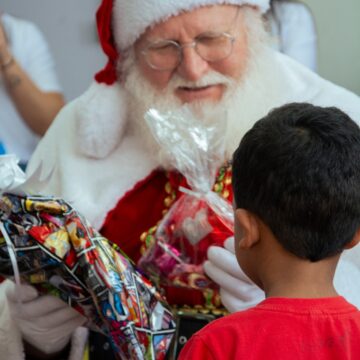 Almeida Junior inaugura projeto de voluntariado com ação de Natal 