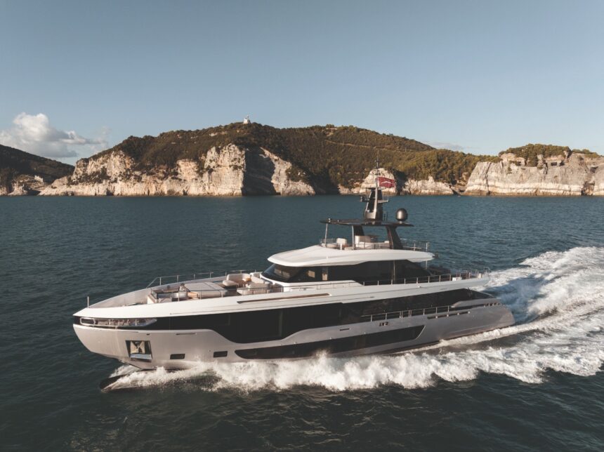 Azimut Yachts apresenta megaiate de luxo exclusivo com Sky Lounge no Miami Boat Show 2025