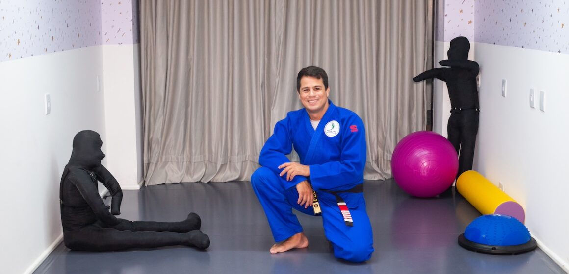 Pioneiro em artes marciais inclusivas, Felipe Nilo participa da inauguração da Mov Kids em Balneário Camboriú