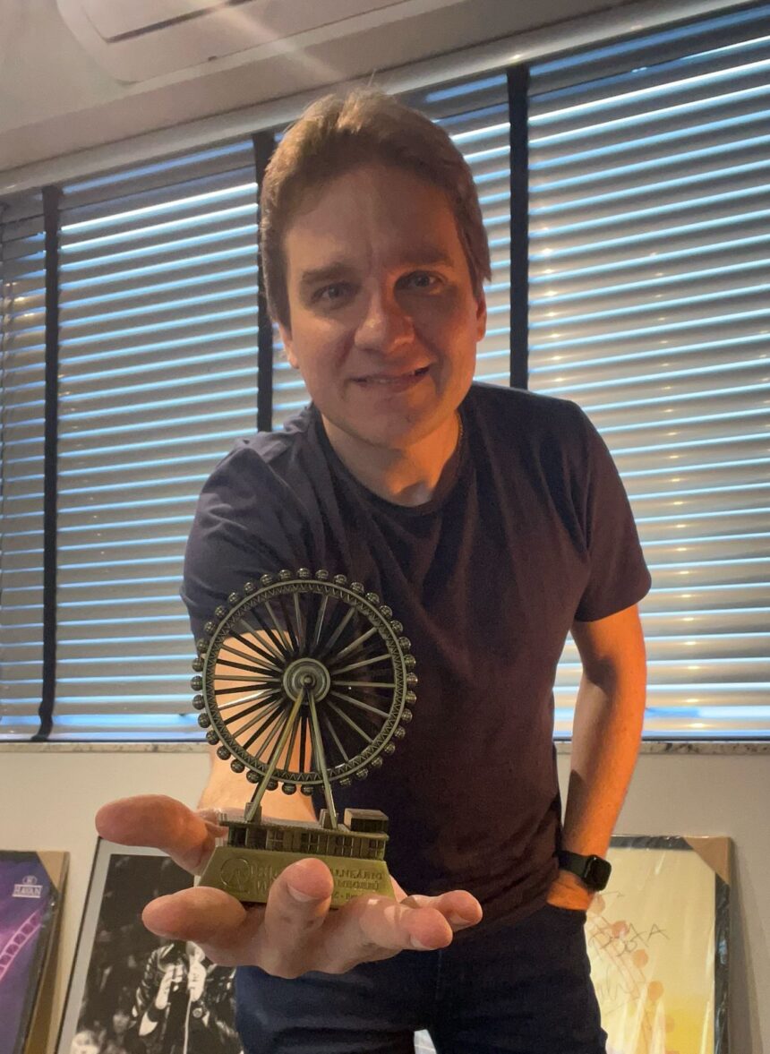 Cícero Fiedler é premiado com o IAAPA Brass Ring Inspiration Award