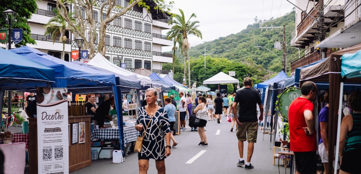 Feira da Estação Unifique celebra a economia criativa com música, arte e literatura