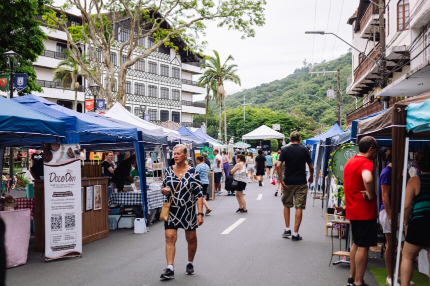 Feira da Estação Unifique celebra a economia criativa com música, arte e literatura