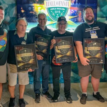 Personalidades são homenageadas durante a abertura do CBC Brasil