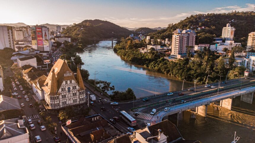 Blumenau está entre as 20 cidades mais empreendedoras do Estado Blumenau está entre as 20 cidades mais empreendedoras do Estado