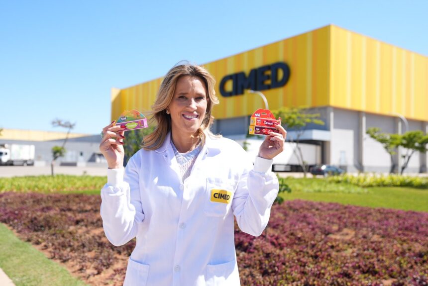 Karla Felmanas, vice-presidente da Cimed, celebra sucesso de seu livro