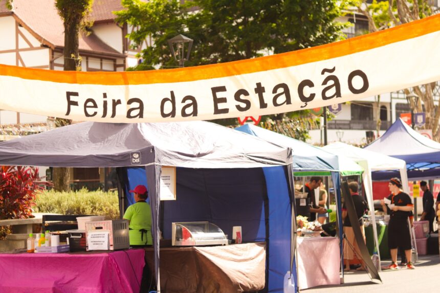 Feira da Estação movimenta o domingo com cultura, gastronomia e diversão em Blumenau