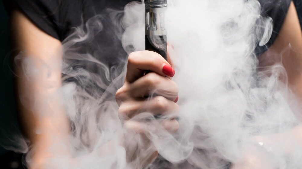 Pneumologista alerta para os riscos à saúde causados pelos cigarros eletrônicos