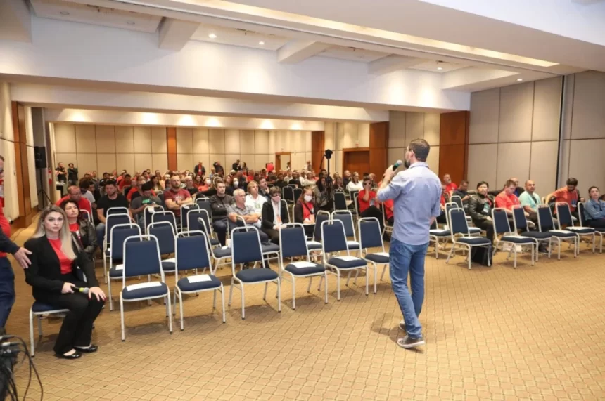 Congresso em Blumenau discutirá manutenção da Celesc como empresa pública
