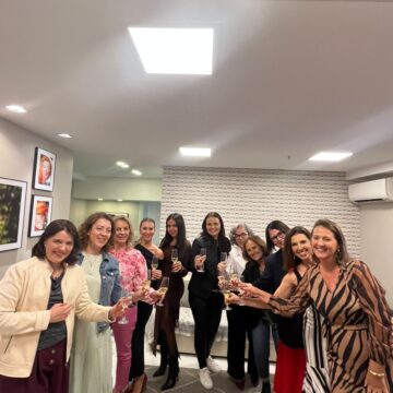 Clínica Nouva Smile realiza encontro especial para mulheres com acolhimento, conexão e conhecimento Clínica Nouva Smile realiza encontro especial para mulheres com acolhimento, conexão e conhecimento