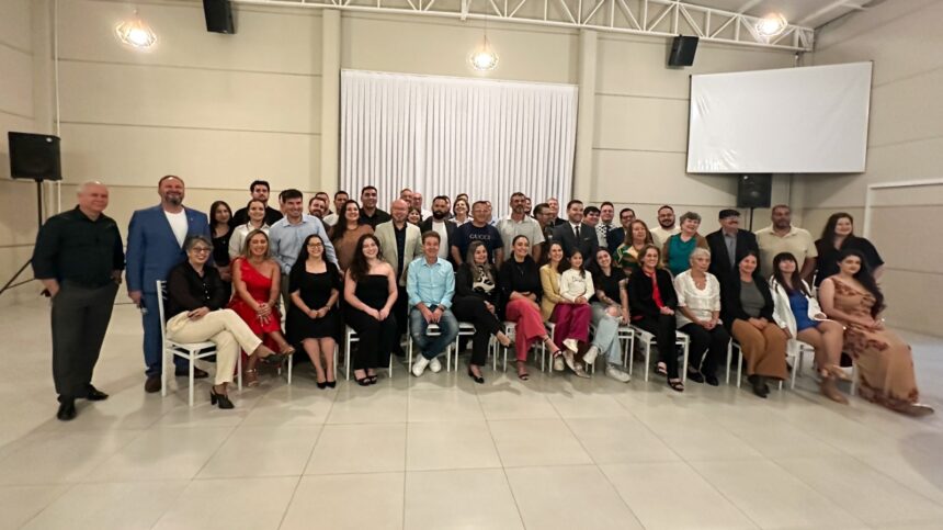 Associação de Comunicadores se torna estadual em evento que celebra o Dia da Comunicação em Canelinha