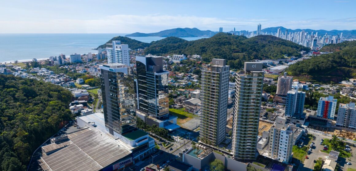 Conheça a avenida que se tornou vitrine de edifícios, arquitetos e grifes renomadas