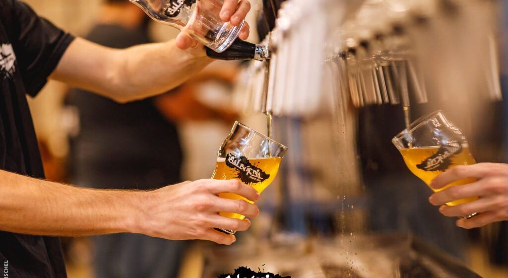 Balbúrdia adere ao Dia Livre de Impostos e reduz valor do chope Pilsen para R$10,46