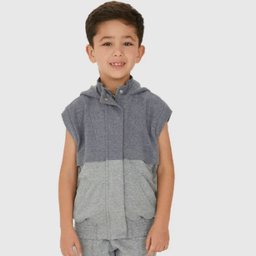 Dicas práticas para comprar roupas que acompanham o crescimento do seu filho