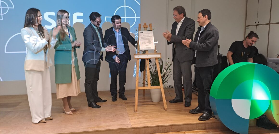 Escola SESI de Itajaí recebe certificação nacional de excelência em gestão escolar