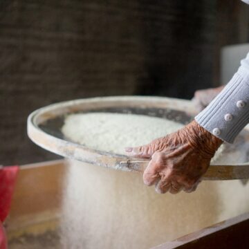 Grande Farinhada do Sertão reúne farinheiros da Rede Catarinense de Engenhos de Farinha em Bombinhas