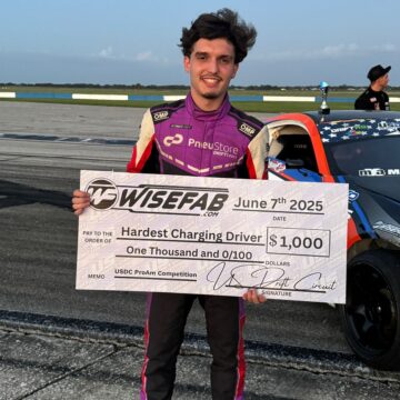 Piloto catarinense Juninho brilha na Fórmula Drift PRO-AM e leva prêmio de melhor do dia