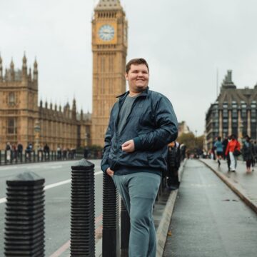 Escritor e ilustrador Thor Guenther lança seu 6º livro no Balneário Shopping
