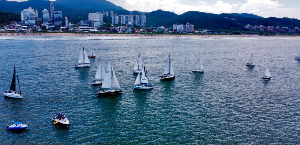 Regata celebra aniversário do principal polo náutico do Brasil