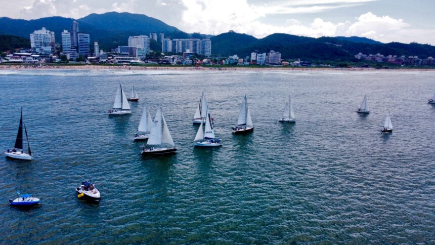 Regata celebra aniversário do principal polo náutico do Brasil