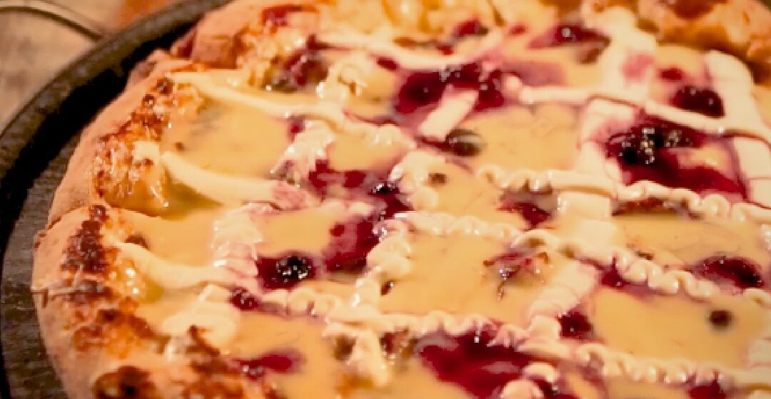 Sobremesas que saem do forno: pizzaria transforma doces clássicos em pizza