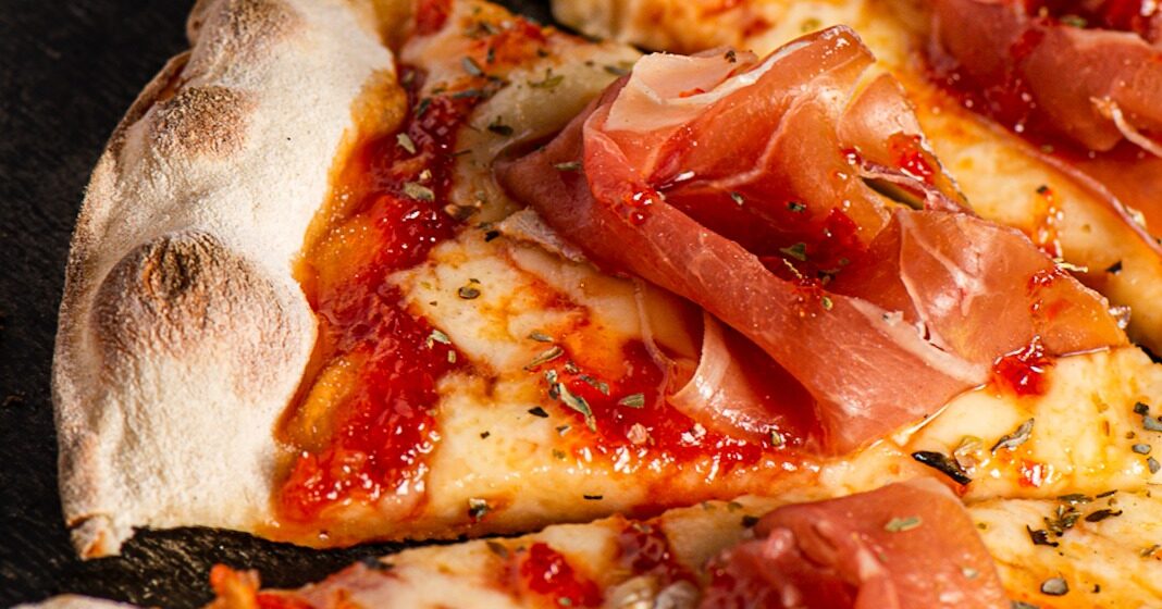 Pousada Estaleiro Guest House promove noite especial dedicada às pizzas artesanais