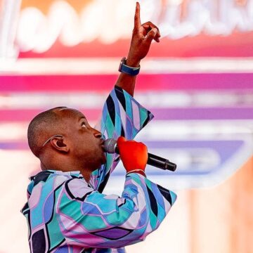 Avon é a primeira marca de maquiagem a patrocinar a turnê Tardezinha