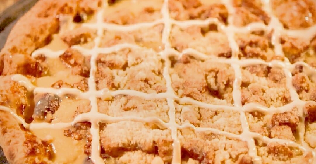 A reinvenção da cuca: doce típico do Sul agora sai do forno em formato de pizza