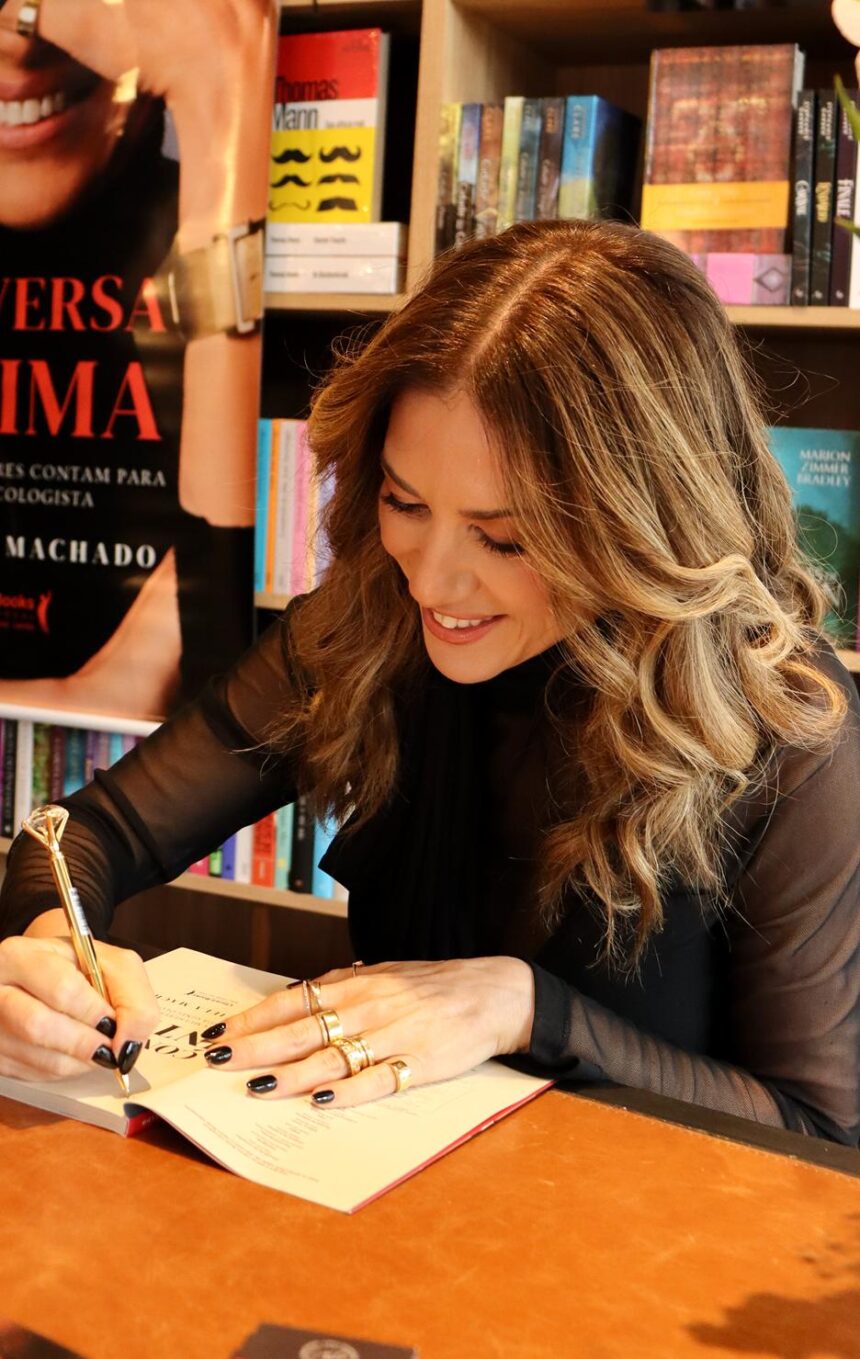 Lançamento do livro “Conversa Íntima” reúne cerca de 150 mulheres no Brava Mall
