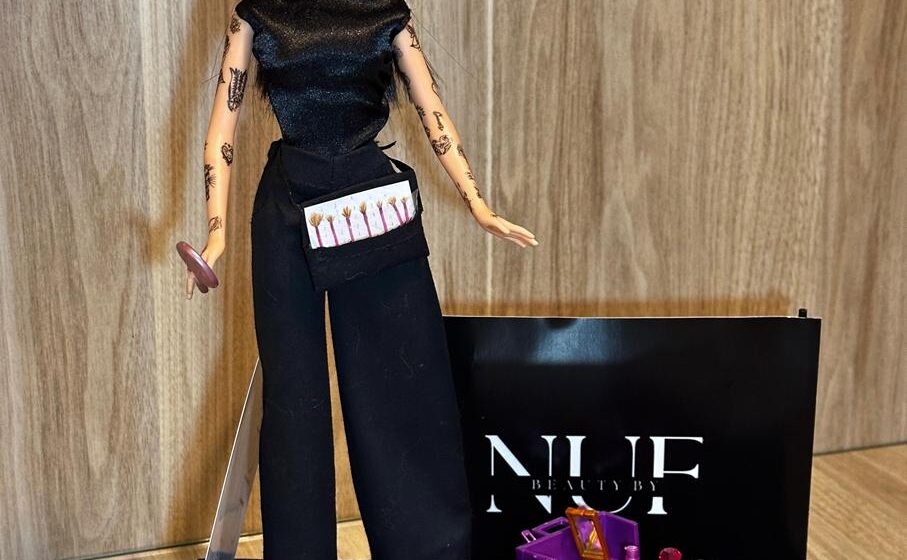 Barbie Esperança by CBA: Nicole Ulian de Freitas e sua filha Noele Ulian de Freitas Botero unem arte, moda e solidariedade em prol da APAE