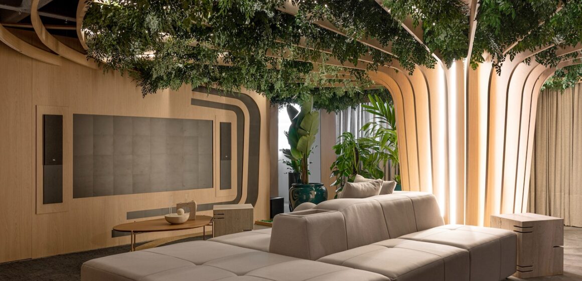 Design escandinavo e luxo sustentável se encontram no ambiente Conexão entre Caminhos