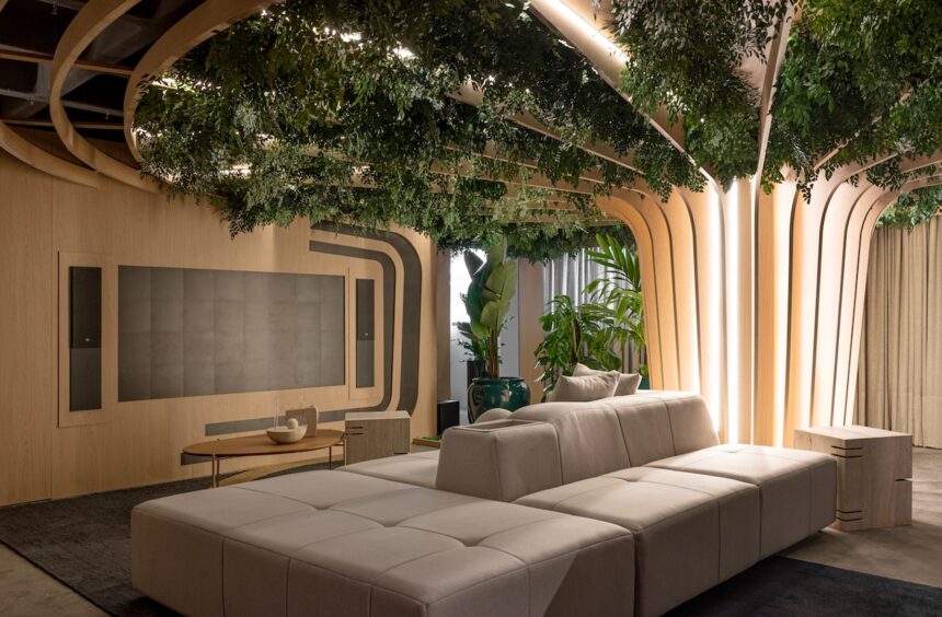 Design escandinavo e luxo sustentável se encontram no ambiente Conexão entre Caminhos