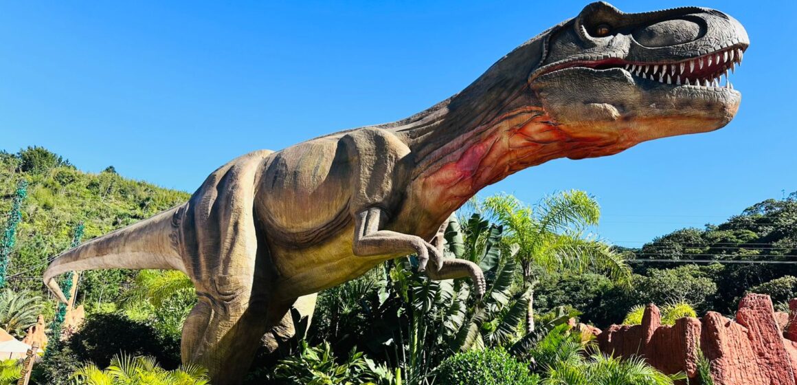 Conheça espécies do novo filme “Jurassic Park” no Aventura Jurássica, em Balneário Camboriú
