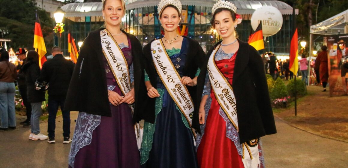Realeza da Oktoberfest Blumenau participa da Bauernfest em Petrópolis no Rio de Janeiro