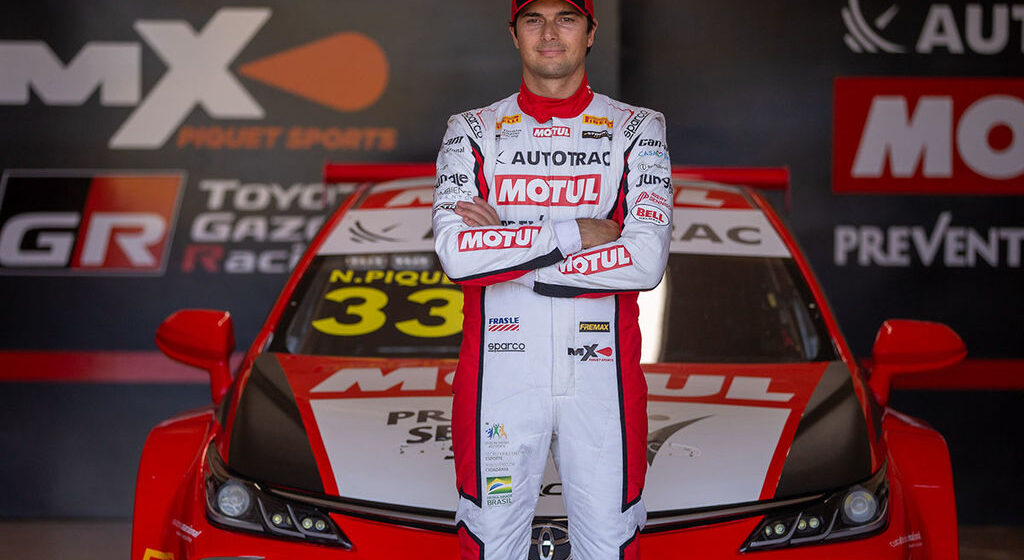 Piloto de Stock Car Nelson Piquet Jr. estará em Blumenau nesta terça-feira, 8