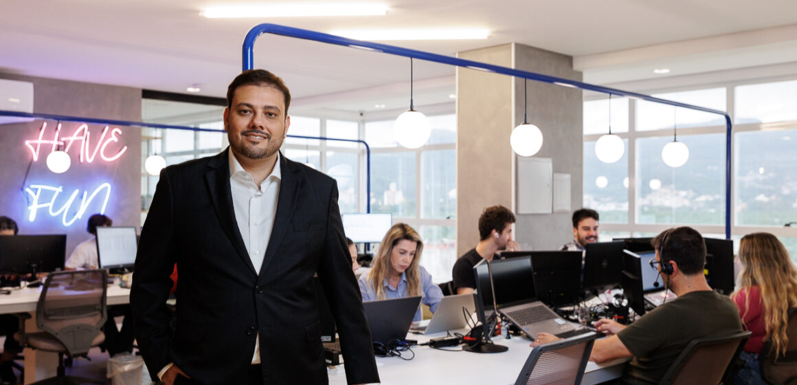 Escola catarinense lança curso gratuito para corretores no mês dedicado à profissão