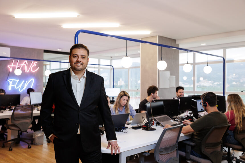 Escola catarinense lança curso gratuito para corretores no mês dedicado à profissão