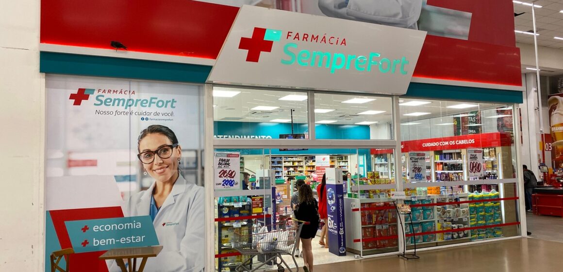 Mês da saúde bucal com descontos especiais em rede de farmácias incentiva higiene oral preventiva