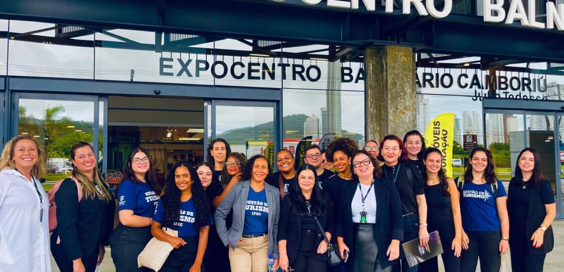 Alunos do IFSC participam de Visita Técnica no Expocentro Balneário Camboriú e vivenciam os bastidores do mercado de eventos