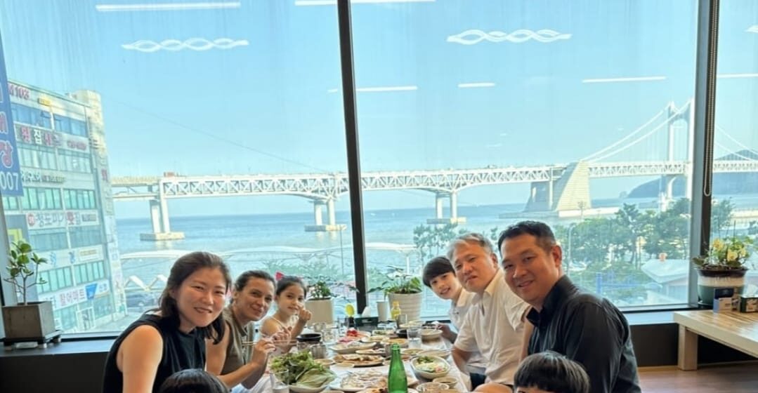 Chef Kátia Cho vive imersão cultural na Coreia do Sul em viagem marcante com a família