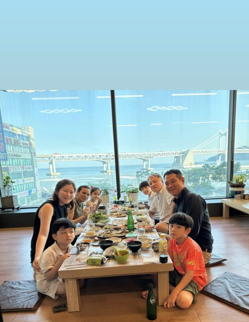 Chef Kátia Cho vive imersão cultural na Coreia do Sul em viagem marcante com a família