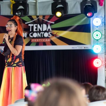 Festival Tenda de Contos SC leva 12 horas de programação gratuita a Balneário Piçarras no Dia do Folclore